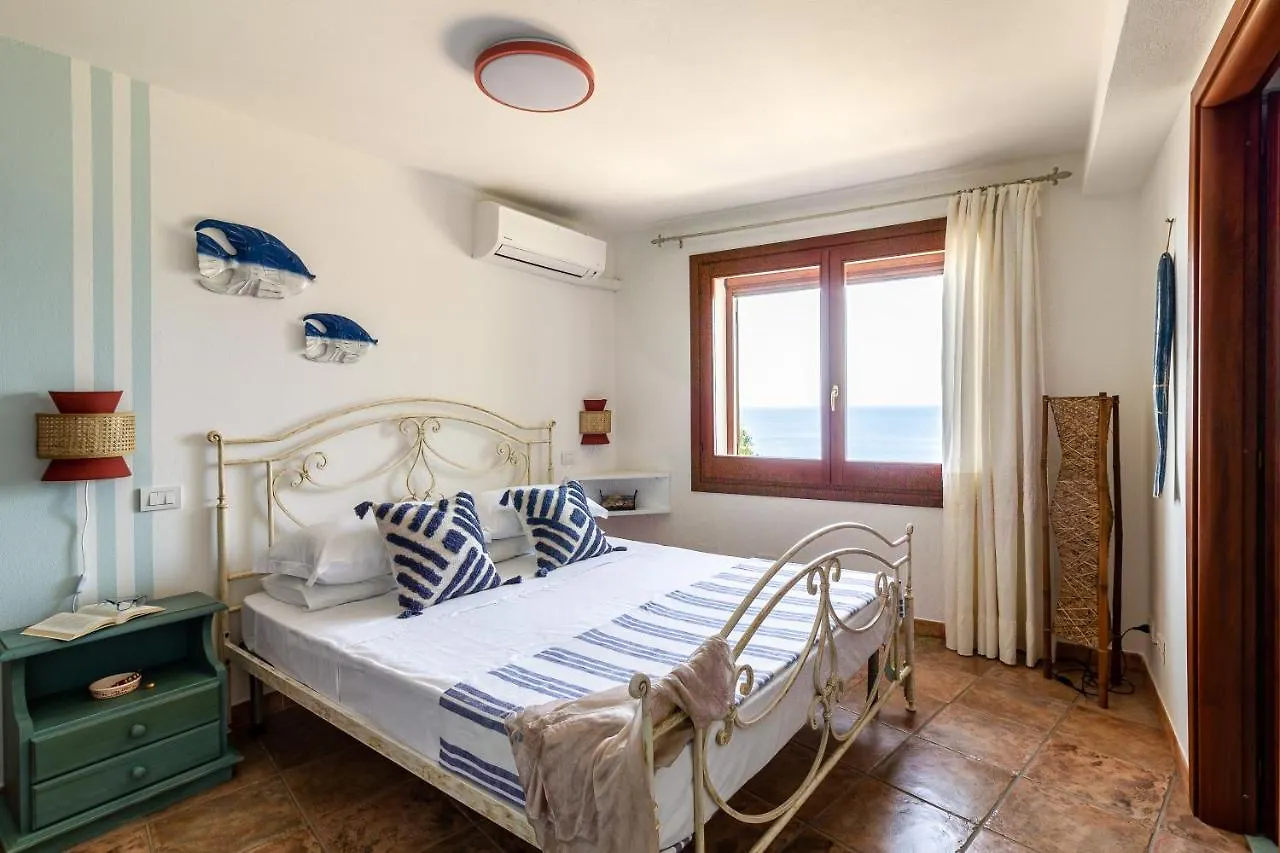 Villa Patty With Infinity Pool In Front Of The Sea, Parking And Wifi  Torre delle Stelle