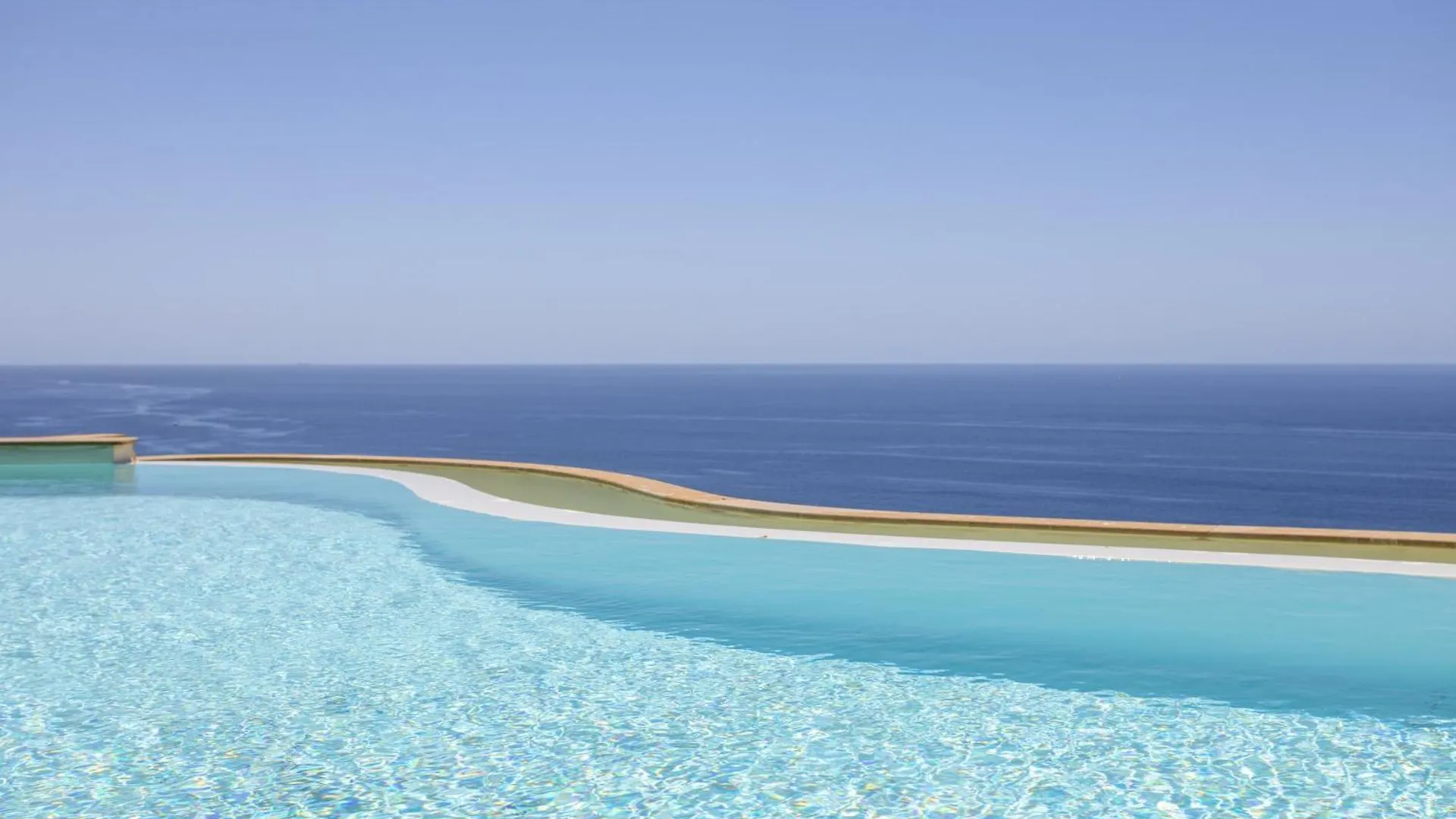 Villa Patty With Infinity Pool In Front Of The Sea, Parking And Wifi location
